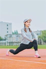 篮球勇士教练组进行临场换人调整收好效果