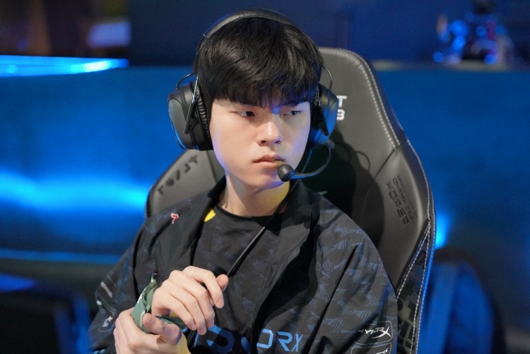 来以锋线闻 来以锋线闻